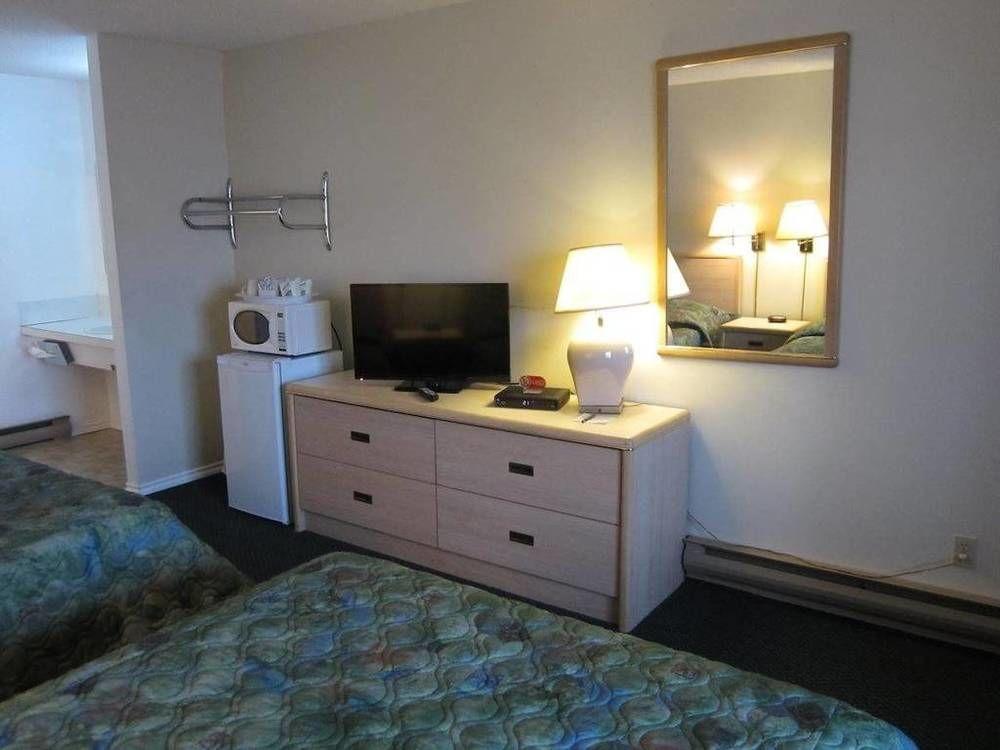 Westwood Motel 100 Mile House 외부 사진