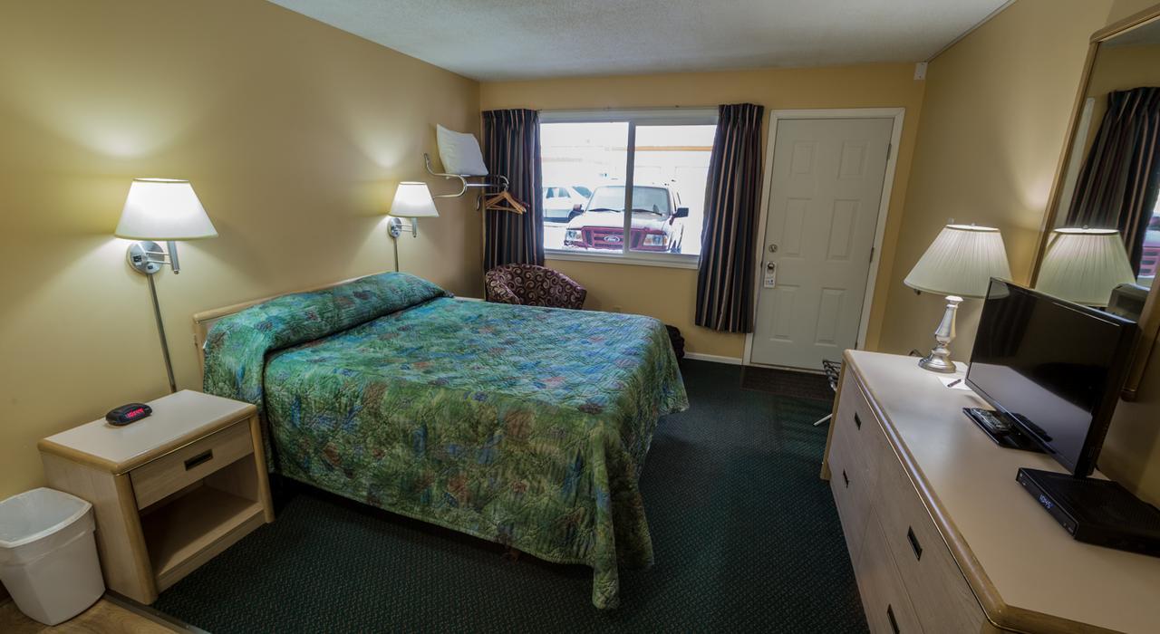 Westwood Motel 100 Mile House 외부 사진