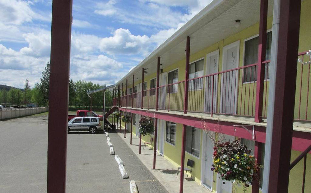 Westwood Motel 100 Mile House 외부 사진