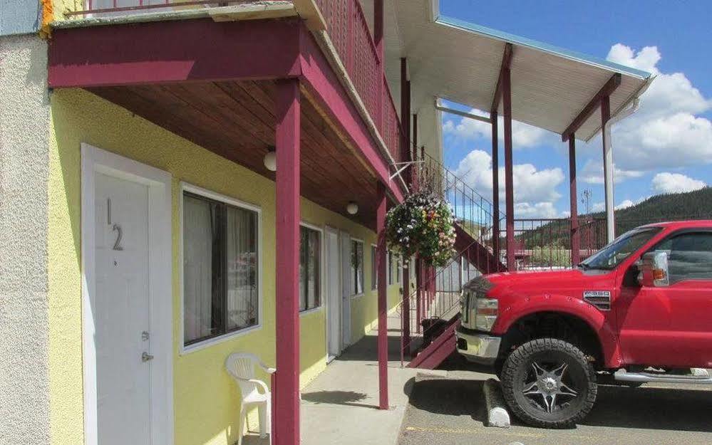 Westwood Motel 100 Mile House 외부 사진