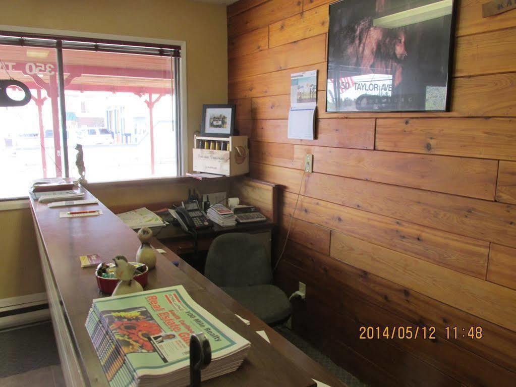 Westwood Motel 100 Mile House 외부 사진