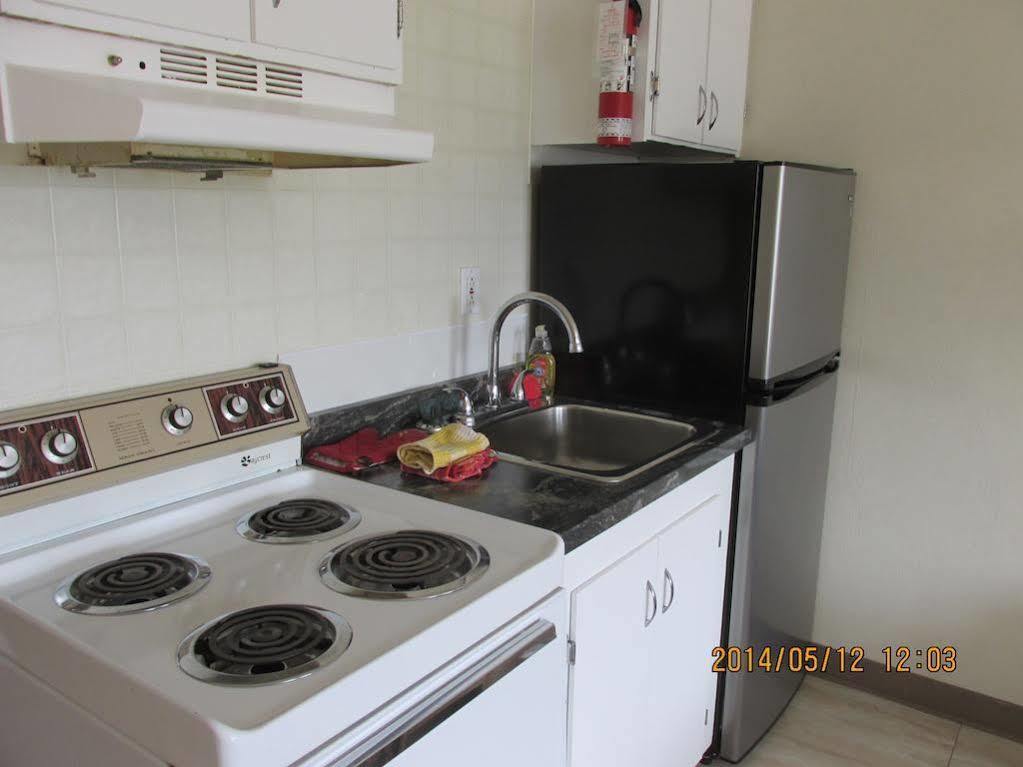 Westwood Motel 100 Mile House 외부 사진