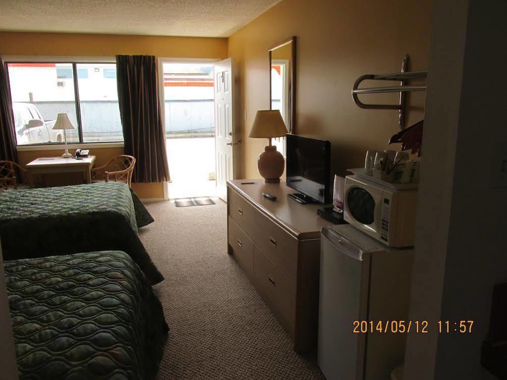 Westwood Motel 100 Mile House 외부 사진