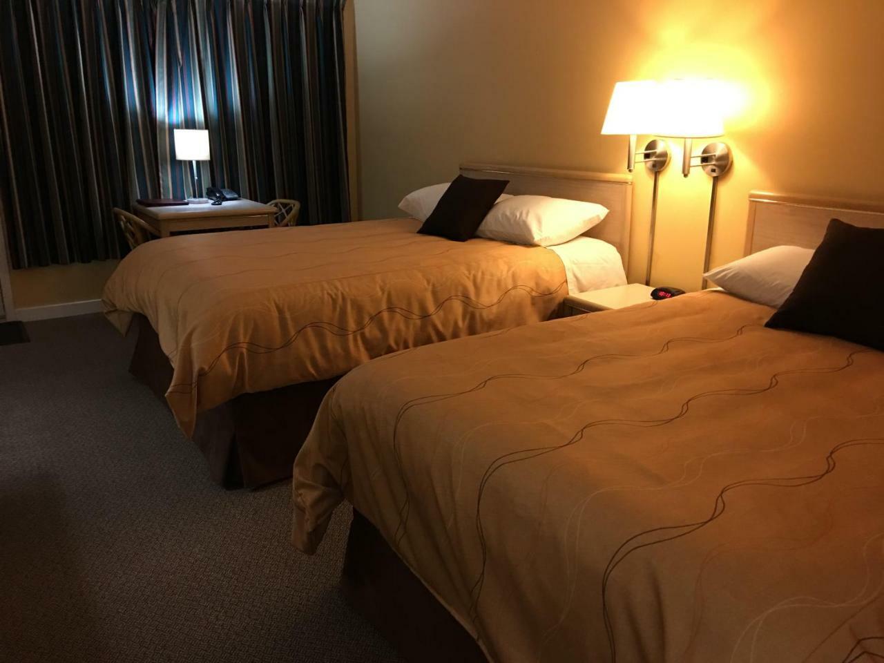 Westwood Motel 100 Mile House 외부 사진