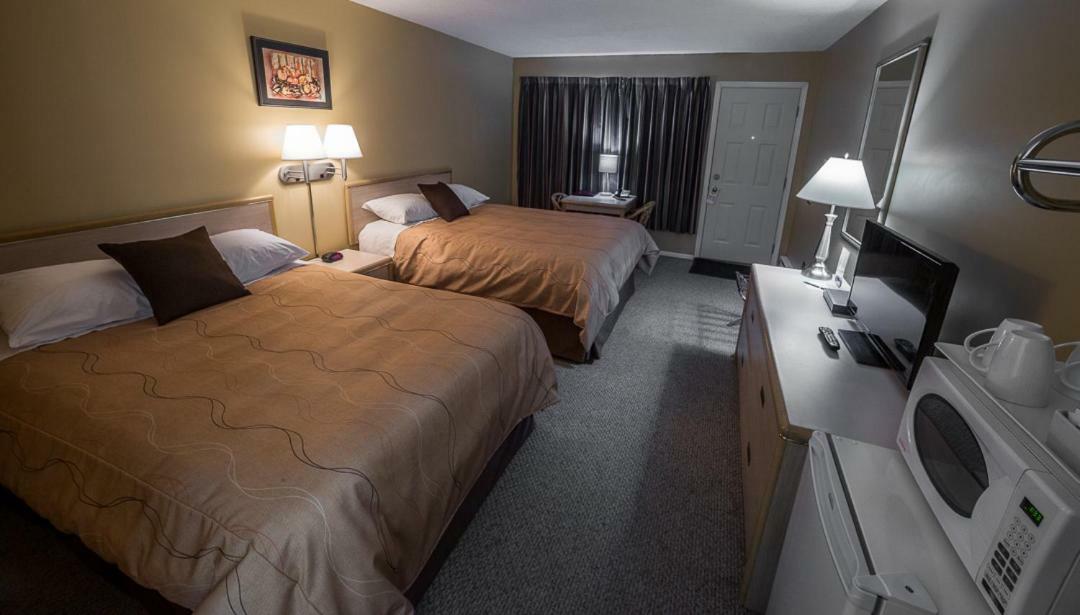 Westwood Motel 100 Mile House 외부 사진