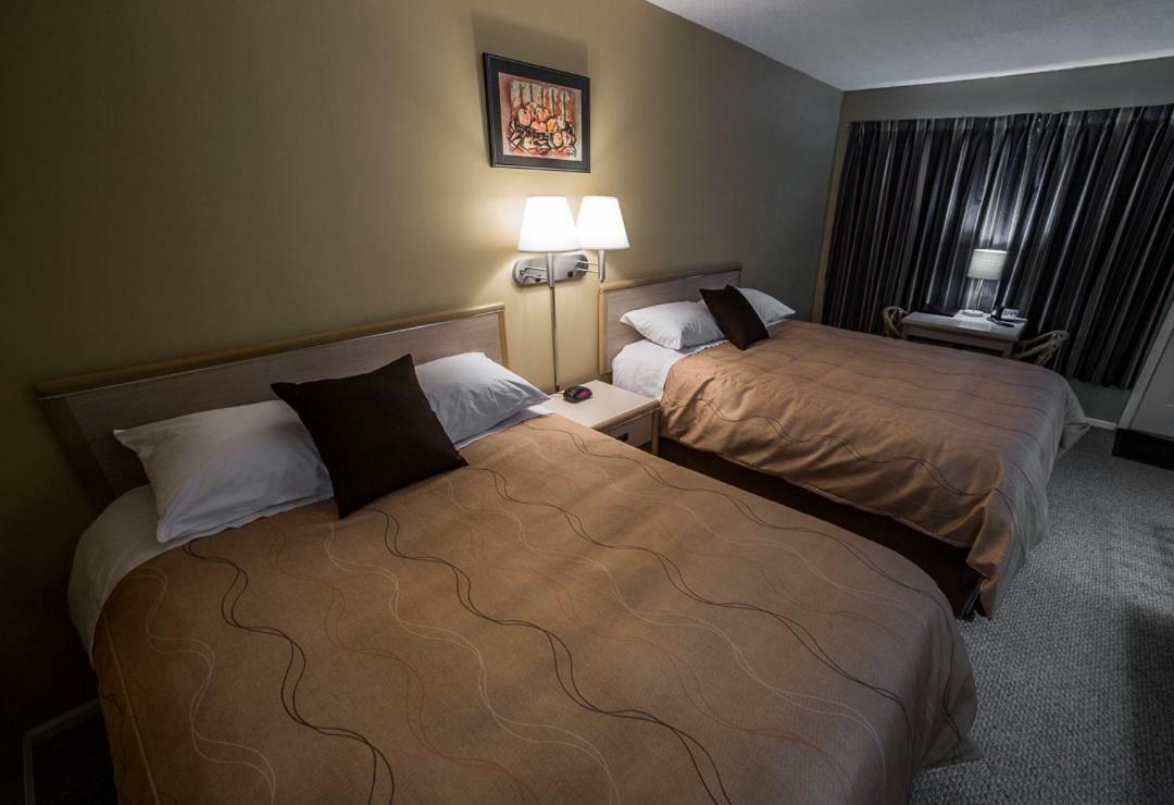 Westwood Motel 100 Mile House 외부 사진